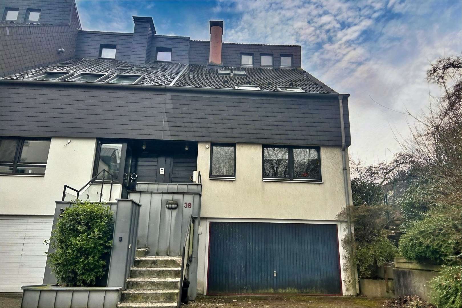 Haus Vorderansicht Haus Vorderansicht - Reihenendhaus in 40822 Mettmann mit 128m² kaufen