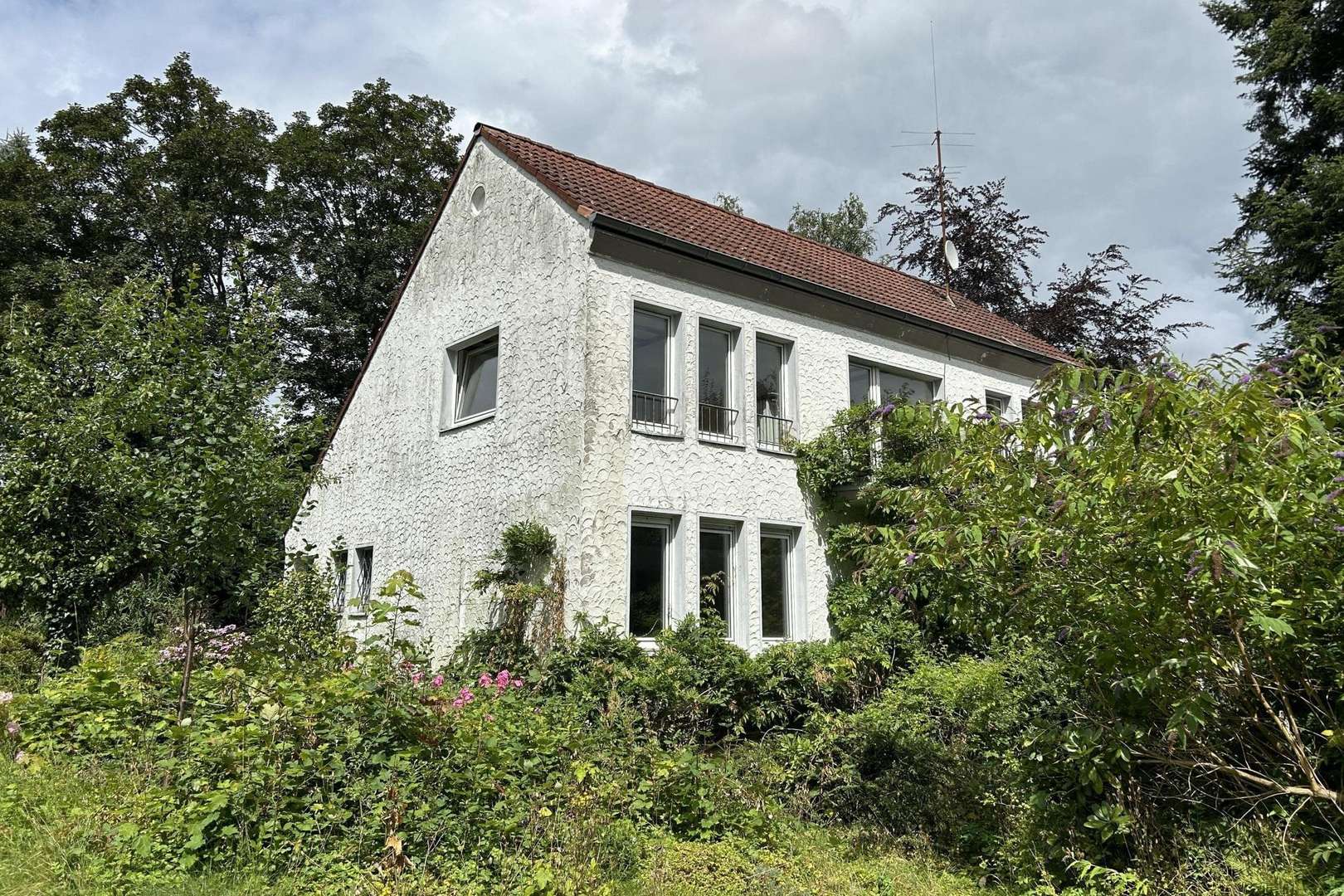 Hausansicht - Einfamilienhaus in 40629 Düsseldorf mit 187m² kaufen