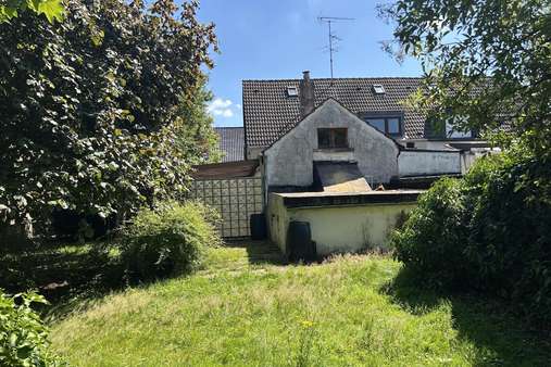Rückansicht, Garten Rückansicht, Garten - Grundstück in 40625 Düsseldorf mit 781m² kaufen