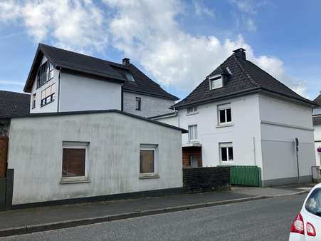 Hinteransicht Hinteransicht - Einfamilienhaus in 42549 Velbert mit 164m² kaufen
