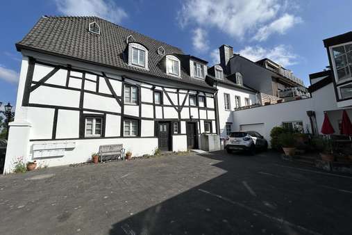 Hausansicht, Hofbereich - Wohn- / Geschäftshaus in 40593 Düsseldorf mit 463m² als Kapitalanlage kaufen