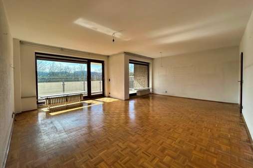 Wohnzimmer - Etagenwohnung in 40699 Erkrath mit 98m² kaufen