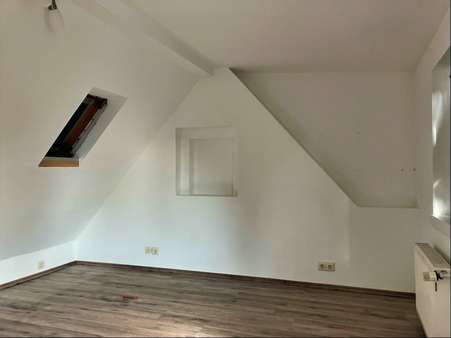 Altbau Spitzboden - Mehrfamilienhaus in 42579 Heiligenhaus mit 205m² kaufen