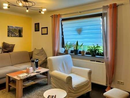 Altbau Wohnzimmer - Mehrfamilienhaus in 42579 Heiligenhaus mit 205m² kaufen