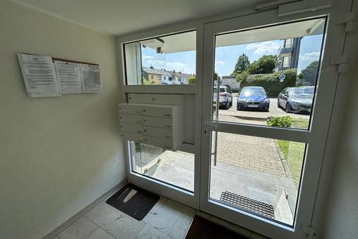 Hauseingang Hauseingang - Etagenwohnung in 42489 Wülfrath mit 98m² kaufen