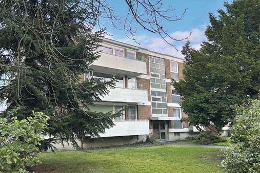 Hausansicht - Etagenwohnung in 40225 Düsseldorf mit 119m² kaufen