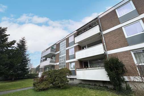 Hausansicht - Etagenwohnung in 40225 Düsseldorf mit 119m² kaufen