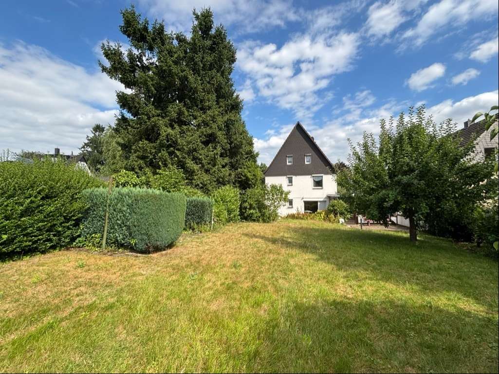 Garten Hausansicht Garten Hausansicht - Einfamilienhaus in 42781 Haan mit 152m² kaufen