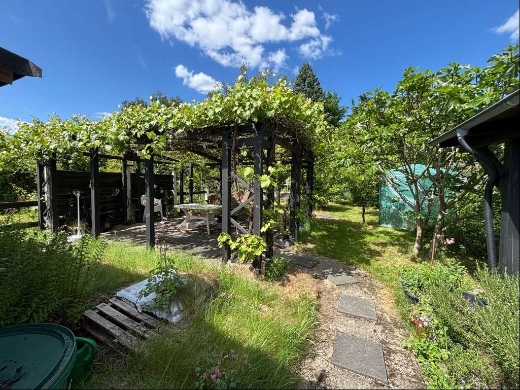 Garten mit Pergola - Mehrfamilienhaus in 42781 Haan mit 201m² kaufen