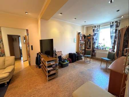 Wohnzimmer - Erdgeschoss - Mehrfamilienhaus in 42781 Haan mit 201m² kaufen