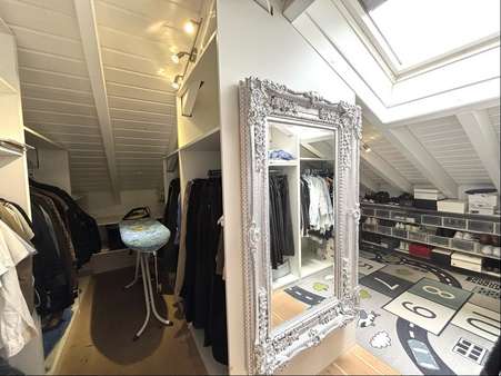 Ankleiderzimmer - Einfamilienhaus in 42781 Haan mit 250m² kaufen