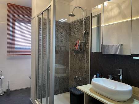 Badezimmer - Etagenwohnung in 42781 Haan mit 101m² kaufen