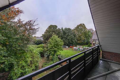 Wettergeschützter Balkon - Reihenendhaus in 41516 Grevenbroich mit 100m² kaufen