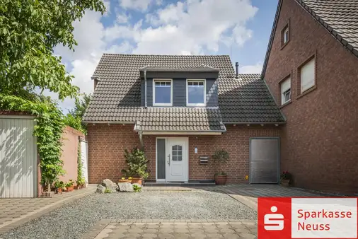 Modernes, eigenständiges Ein-/Zweifamilienhaus in Teileigentum!