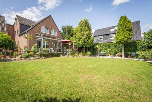 Viel Platz zum Toben für die Kleinen... Viel Platz zum Toben für die Kleinen... - Einfamilienhaus in 41468 Neuss mit 135m² kaufen