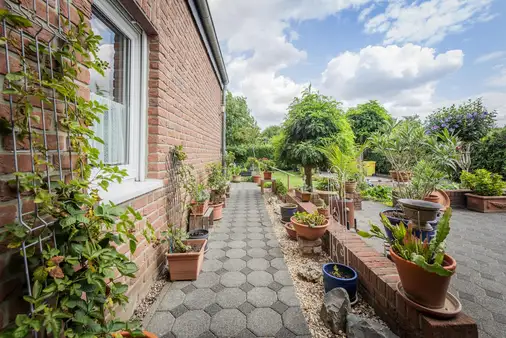 Modernes, eigenständiges Ein-/Zweifamilienhaus in Teileigentum!