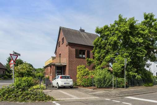 Das könnte Ihr Zuhause sein! Das könnte Ihr Zuhause sein! - Einfamilienhaus in 41352 Korschenbroich mit 170m² kaufen