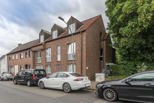 Hier wohnt man gerne! - Dachgeschosswohnung in 41468 Neuss mit 95m² kaufen