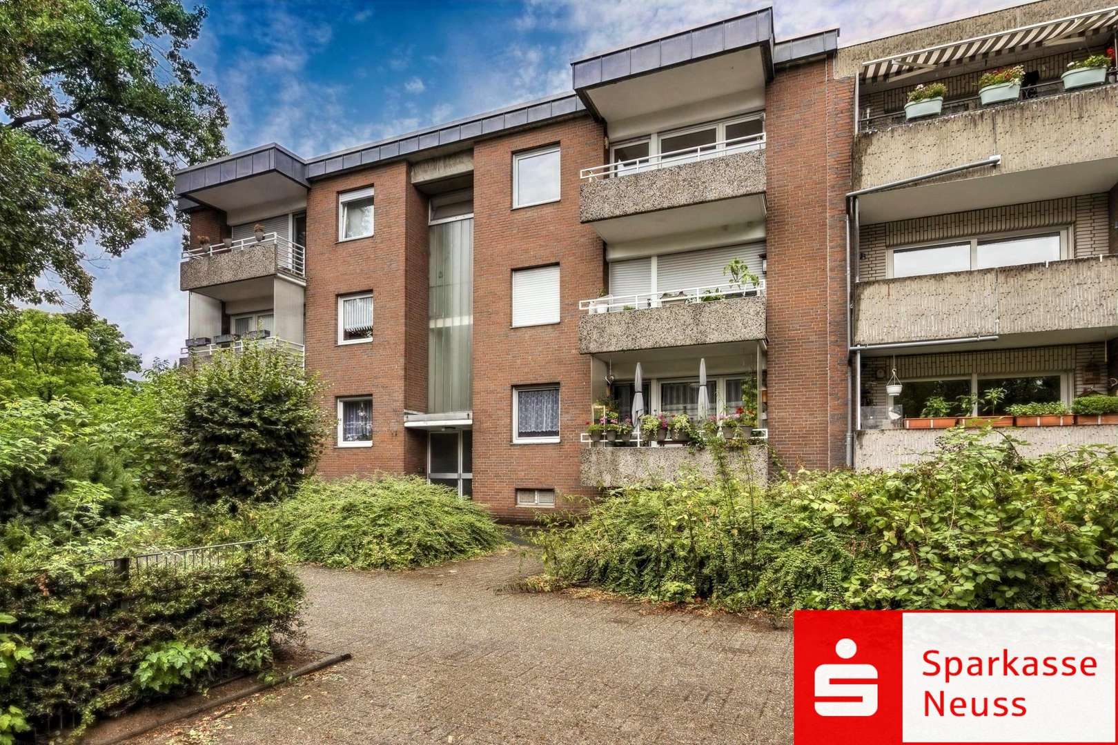 Attraktives Mehfamilienhaus Attraktives Mehfamilienhaus - Mehrfamilienhaus in 41462 Neuss mit 477m² kaufen