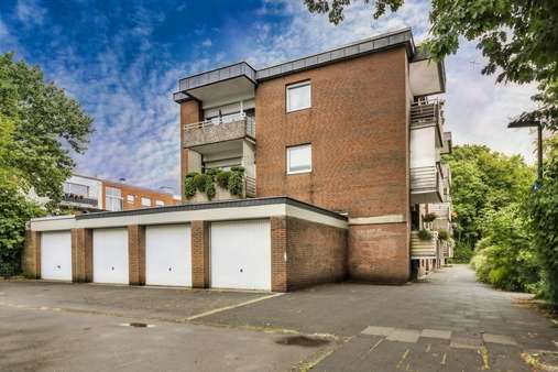 Inklusive 3 Garagen Inklusive 3 Garagen - Mehrfamilienhaus in 41462 Neuss mit 477m² kaufen
