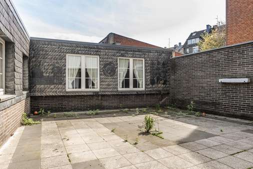 Innenhof Innenhof - Wohn- / Geschäftshaus in 41460 Neuss mit 565m² als Kapitalanlage kaufen