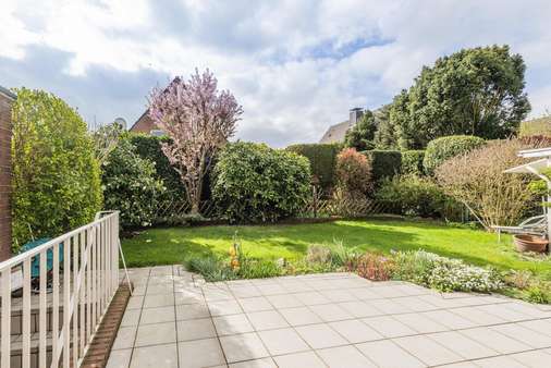 Blick in den Garten - Doppelhaushälfte in 40668 Meerbusch mit 91m² kaufen