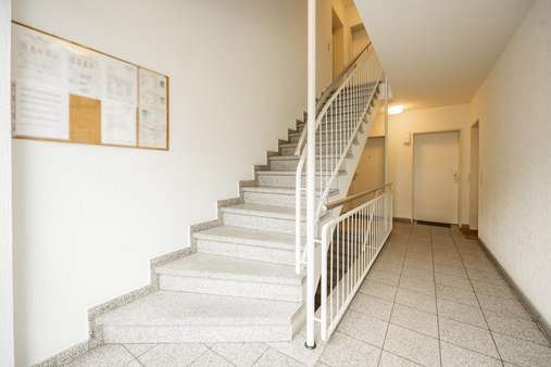 Hauseingang - Etagenwohnung in 41564 Kaarst mit 59m² kaufen
