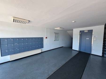 Hausflur Hausflur - Zwangsversteigerung Erdgeschosswohnung in 52351 Düren mit 57m² kaufen