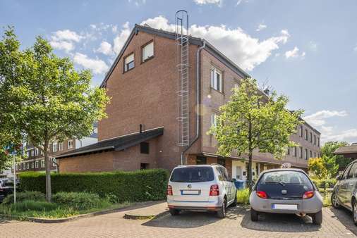 Seitenblick Seitenblick - Reiheneckhaus in 41469 Neuss mit 173m² kaufen