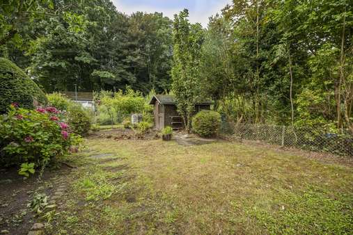 Ein Gartenhaus bietet zusätzlichen Stellraum! Ein Gartenhaus bietet zusätzlichen Stellraum! - Reihenmittelhaus in 41468 Neuss mit 94m² kaufen