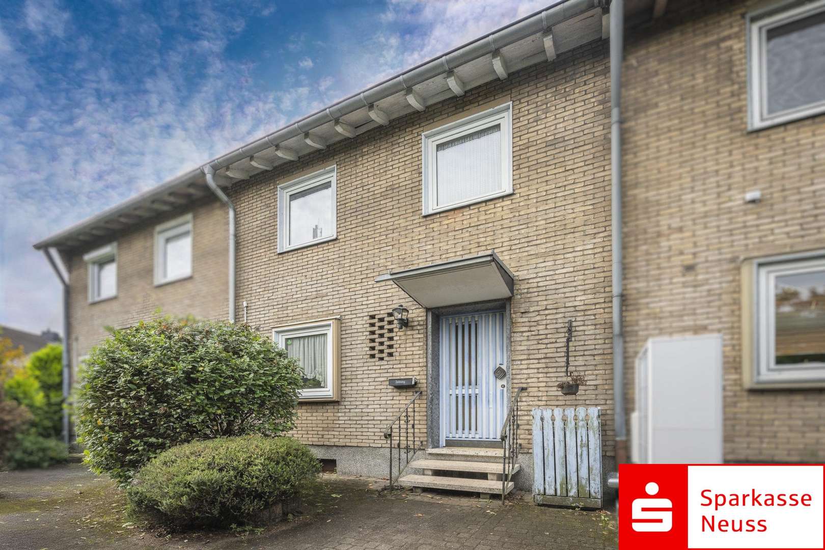 Herein spaziert! Herein spaziert! - Reihenmittelhaus in 41468 Neuss mit 94m² kaufen