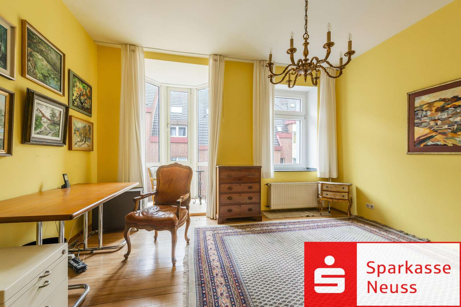 Titelbild Titelbild - Zweifamilienhaus in 41460 Neuss mit 215m² kaufen
