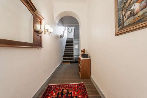 Treppenhaus - Zweifamilienhaus in 41460 Neuss mit 215m² kaufen