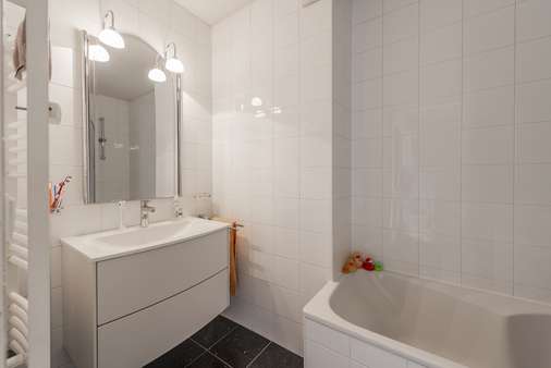 Badezimmer Badezimmer - Maisonette-Wohnung in 41516 Grevenbroich mit 70m² kaufen