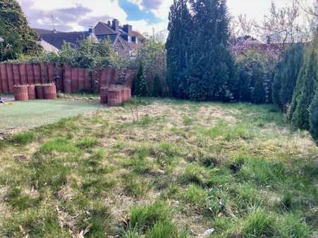 Entdecke die Möglichkeiten! - Mehrfamilienhaus in 41466 Neuss mit 800m² kaufen