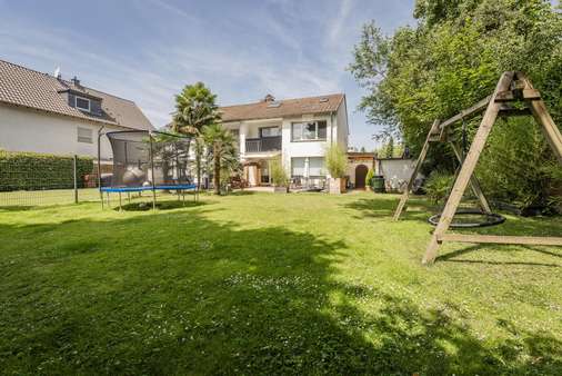 Schöner, großer Garten Schöner, großer Garten - Zweifamilienhaus in 41540 Dormagen mit 98m² kaufen