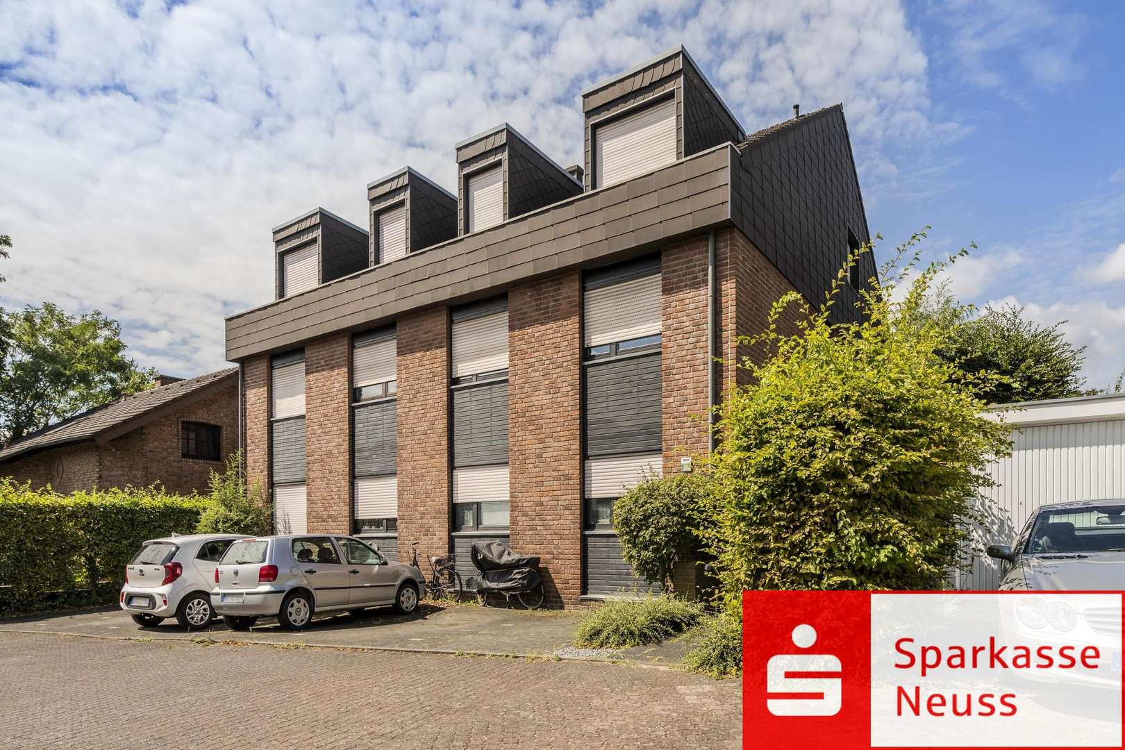 Titelbild Titelbild - Dachgeschosswohnung in 41352 Korschenbroich mit 66m² kaufen