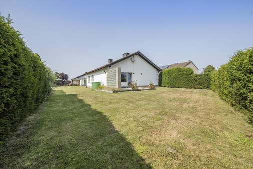 Großer Garten Großer Garten - Bungalow in 41569 Rommerskirchen mit 89m² kaufen