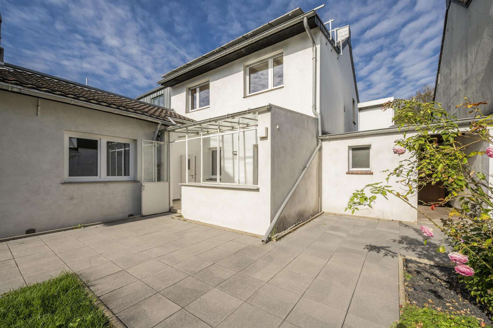 Herein spaziert! Herein spaziert! - Doppelhaushälfte in 41464 Neuss mit 138m² kaufen