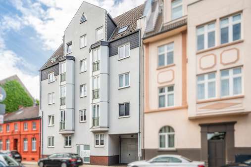 Straßenansicht - Etagenwohnung in 40229 Düsseldorf mit 64m² kaufen