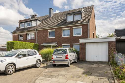 Parken - für Sie kein Problem Parken - für Sie kein Problem - Mehrfamilienhaus in 41472 Neuss mit 230m² kaufen