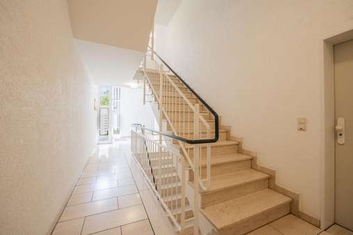 Treppenhaus Treppenhaus - Etagenwohnung in 41539 Dormagen mit 72m² kaufen
