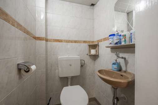 Gäste-WC Gäste-WC - Reihenmittelhaus in 41517 Grevenbroich mit 114m² kaufen