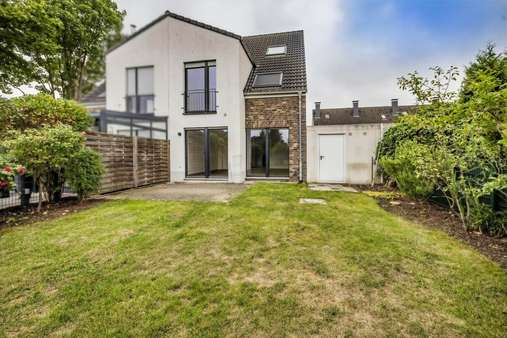 Rückansicht Rückansicht - Doppelhaushälfte in 41470 Neuss mit 130m² kaufen