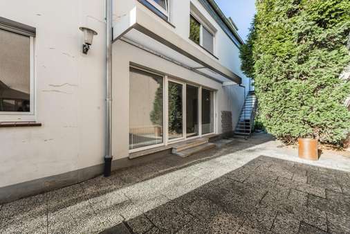 Seitenterrasse - Zweifamilienhaus in 41540 Dormagen mit 183m² günstig kaufen