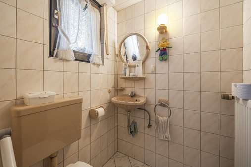 Gäste-WC Gäste-WC - Reihenendhaus in 41462 Neuss mit 103m² kaufen