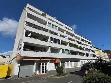Zwangsversteigerung - Zweizimmerwohnung mit Dachterrasse und Aussicht