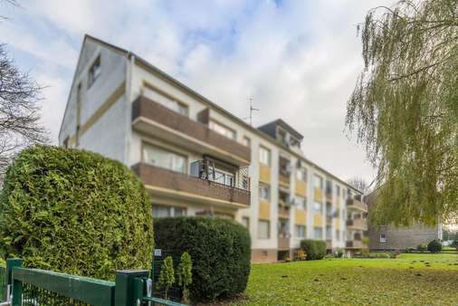 Gepflegtes Mehrfamilienhaus Gepflegtes Mehrfamilienhaus - Etagenwohnung in 41540 Dormagen mit 54m² kaufen