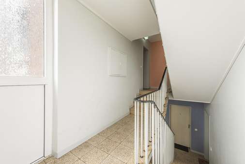 Treppenhaus - Etagenwohnung in 41515 Grevenbroich mit 75m² kaufen