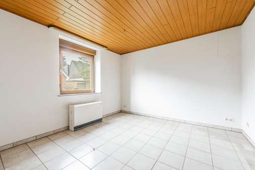 Wohnzimmer - Einfamilienhaus in 41472 Neuss mit 130m² kaufen